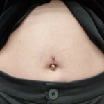 CNX Tattoo Bauchnabel Piercing Titan gestochen von CNX Tattoo Berlin Prenzlauer Berg