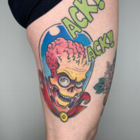 Mars Attacks Tattoo Komik in Farbe Bein von CNX Tattoo Berlin Prenzlauer Berg