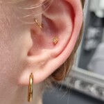 Conch Piercing gestochen von CNX Tattoo Berlin Prenzlauer Berg