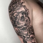 Neotraditional Schlange Totenkopf Tattoo Arm von CNX Tattoo Berlin Prenzlauer Berg