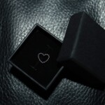 Ohr Piercing Titan Herz CNX Tattoo Berlin Prenzlauer Berg