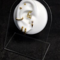 Individuelle Ohr-Piercing designs in Berlin - CNX Tattoo Studio Prenzlauer Berg hilft dir , dein einzigartiges Ohrdesign zu kreieren