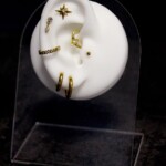 Individuelle Ohr-Piercing designs Gold in Berlin - CNX Tattoo Studio Prenzlauer Berg hilft dir , dein einzigartiges Ohrdesign zu kreieren